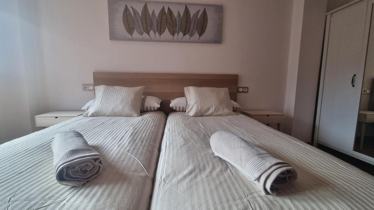 Piso Zona Hospital 6 Personas Apartment Oviedo Ngoại thất bức ảnh